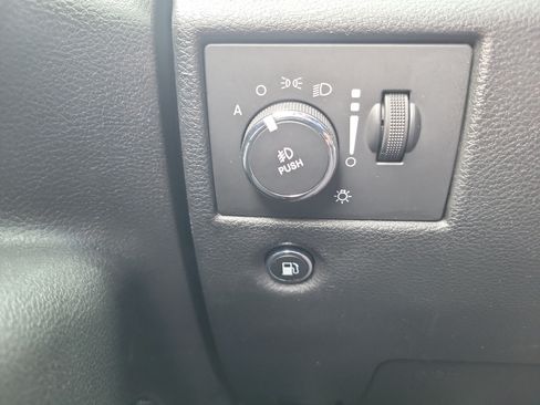Used 2015 Jeep Grand Cherokee Altitude AWD/4WD image 29