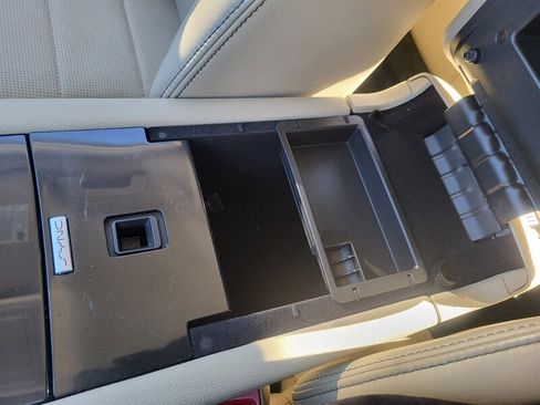 Used 2015 Ford Taurus Limited w/ Equipment Group 301A image 22