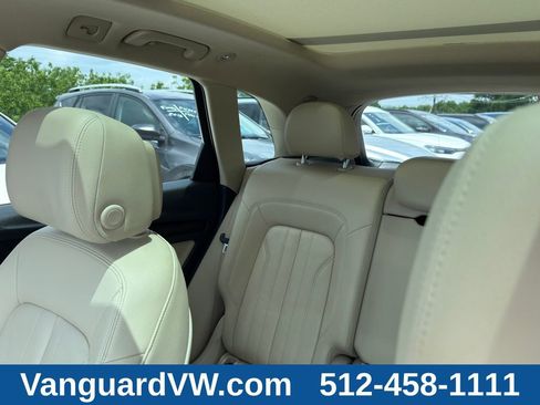 Used 2019 Audi Q5 2.0T Premium Plus w/ Premium Plus Package AWD/4WD image 12