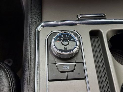 Used 2020 Ford Expedition XLT w/ Equipment Group 202A RWD image 20