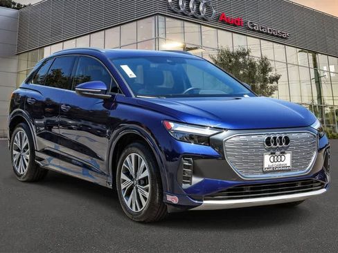 Used 2023 Audi Q4 e-tron Premium Plus w/ Premium Plus RWD image 5