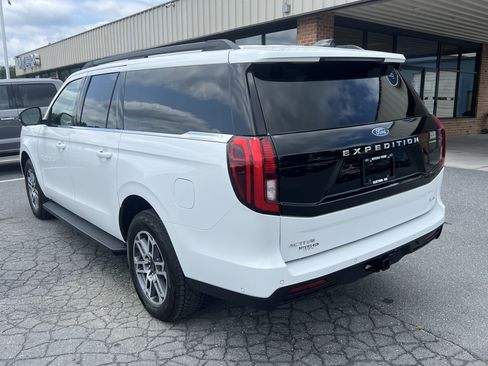 Used 2025 Ford Expedition Max Active AWD/4WD image 8