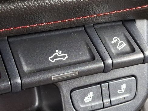 Used 2017 GMC Canyon SLE w/ All Terrain Package AWD/4WD image 27