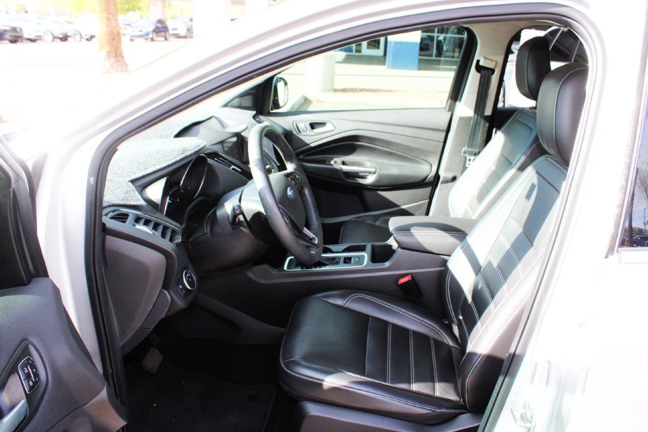 Used 2019 Ford Escape Titanium AWD/4WD image 12