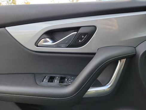 Used 2020 Chevrolet Blazer LT image 17