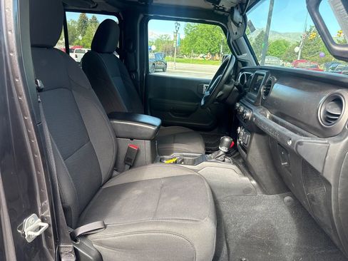 Used 2023 Jeep Wrangler Unlimited w/ Cold Weather Group AWD/4WD image 15