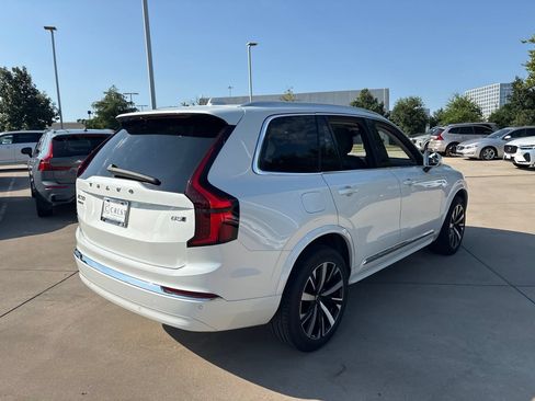 Used 2025 Volvo XC90 B5 Core AWD/4WD image 5