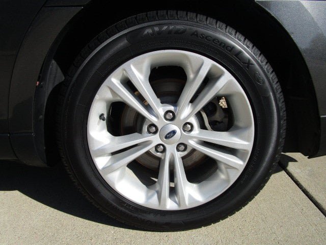 Used 2018 Ford Taurus SEL w/ Equipment Group 201A FWD image 8
