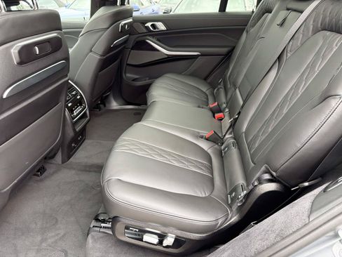 Used 2026 BMW X7 M60i AWD/4WD image 11