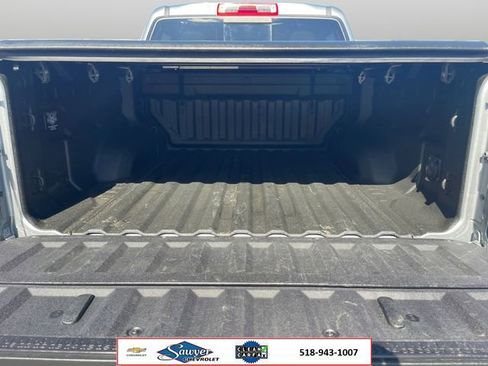 Used 2025 Chevrolet Colorado Z71 w/ Technology Package AWD/4WD image 18