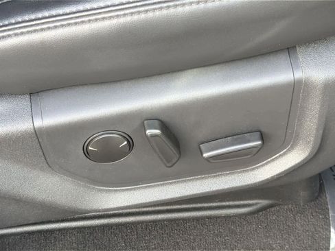 Used 2024 Ford Expedition Max XLT image 36