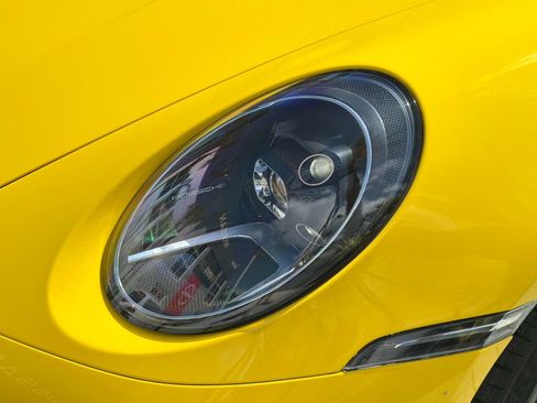 Used 2022 Porsche 911 Carrera image 10