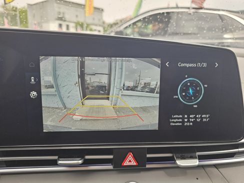 Used 2025 Hyundai Elantra SEL FWD image 24