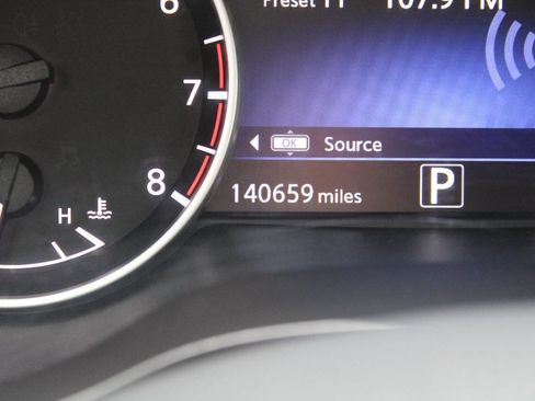 Used 2016 Nissan Maxima SR w/ Interior Lighting Package image 39