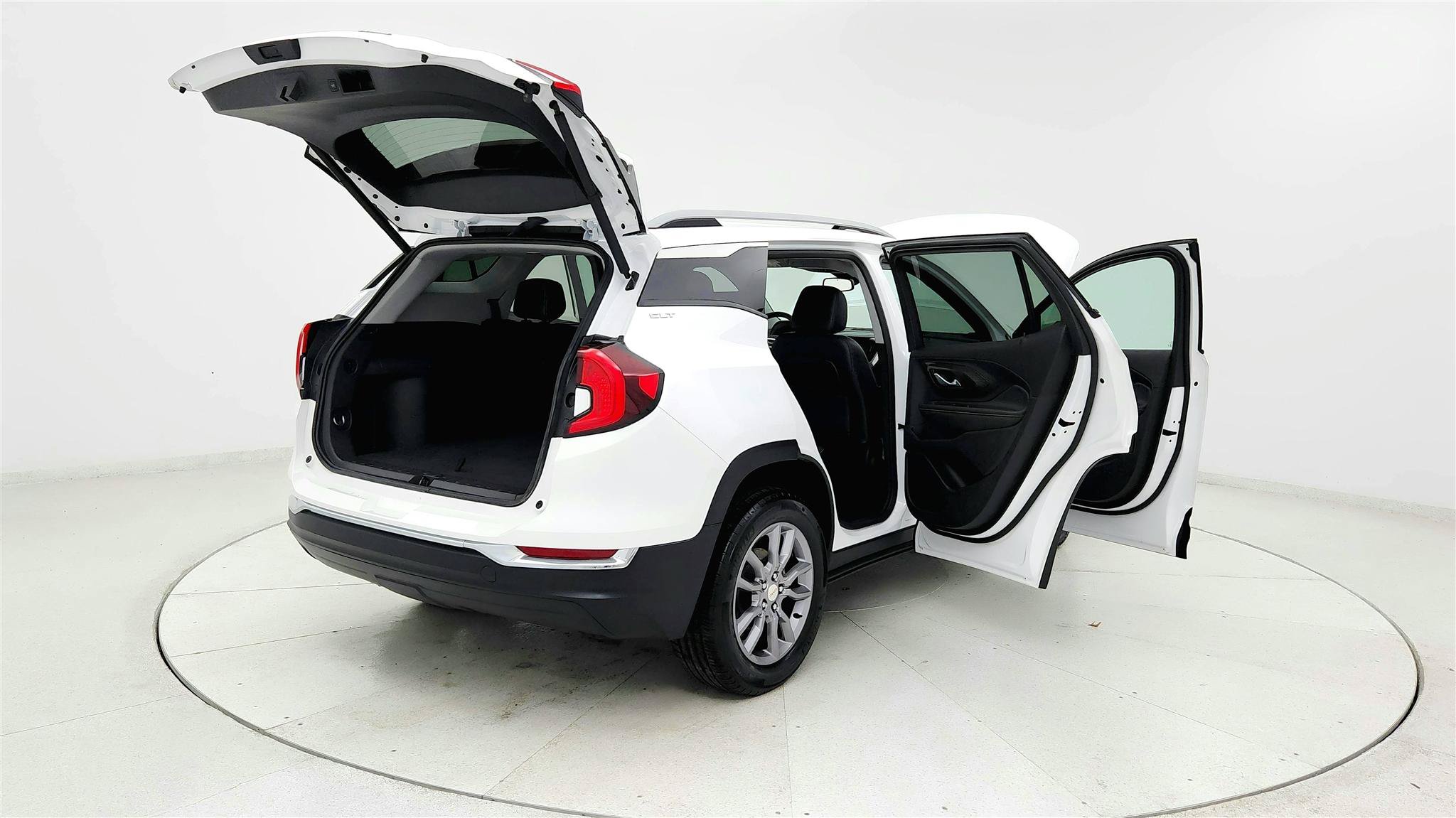 Used 2024 GMC Terrain SLT AWD/4WD image 11