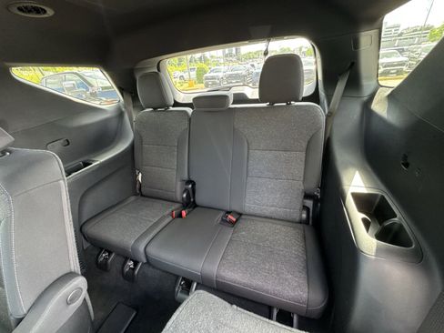 New 2026 Chevrolet Traverse LT FWD image 25