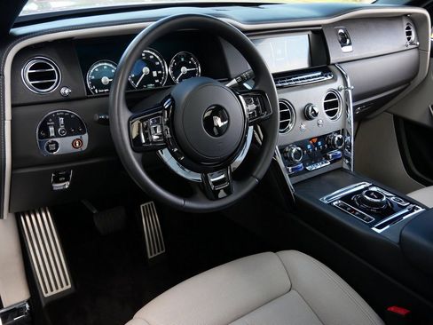 Used 2021 Rolls-Royce Cullinan image 22