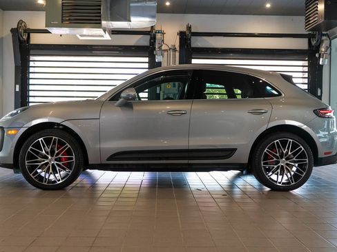 Certified 2023 Porsche Macan S AWD/4WD image 2