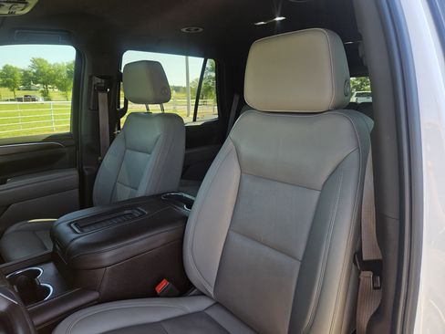 Used 2022 Chevrolet Tahoe Z71 w/ Luxury Package image 13