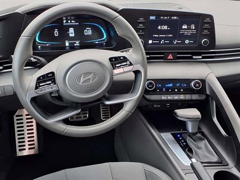 Certified 2025 Hyundai Elantra Sport image 13