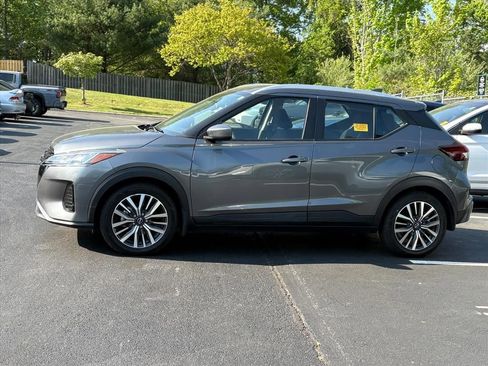 Certified 2022 Nissan Kicks SV FWD image 4