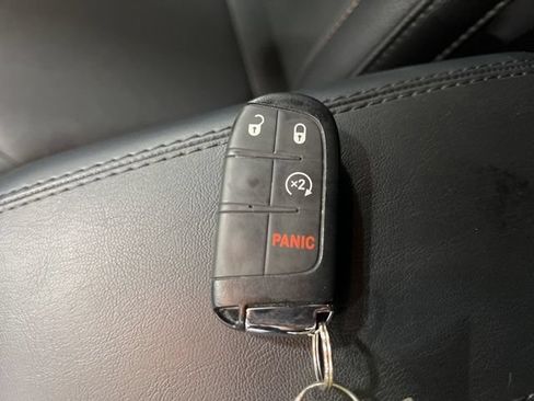 Used 2023 Jeep Compass Latitude AWD/4WD image 28