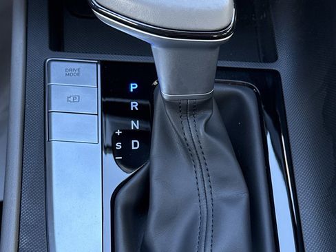 Used 2025 Hyundai Elantra Sport image 26