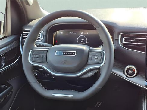 Used 2024 Jeep Wagoneer L Series II w/ Flexible Seating Group image 19
