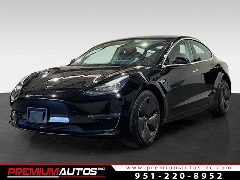 Used 2020 Tesla Model 3 Standard Range Plus image 1
