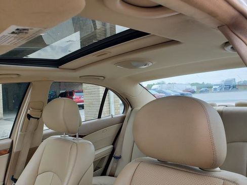 Used 2008 Mercedes-Benz E 350 4MATIC Sedan image 11