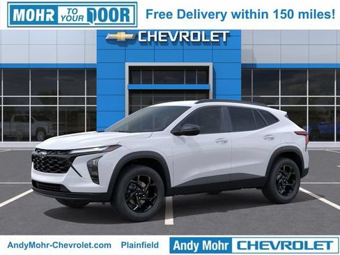 New 2026 Chevrolet Trax LT w/ Driver Confidence Package FWD image 3