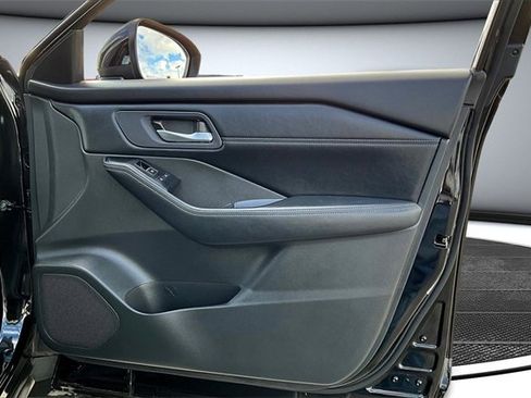 Certified 2024 Nissan Rogue SL image 27