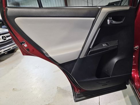 Used 2018 Toyota RAV4 Adventure AWD/4WD image 19