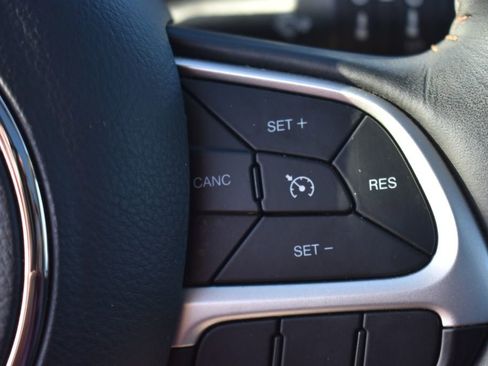 Used 2018 Jeep Compass Limited w/ Navigation Group image 37