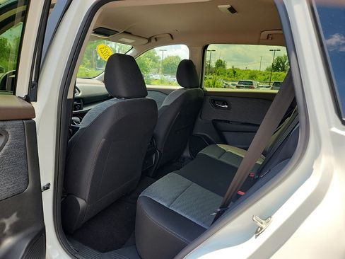 Used 2023 Nissan Rogue SV AWD/4WD image 10