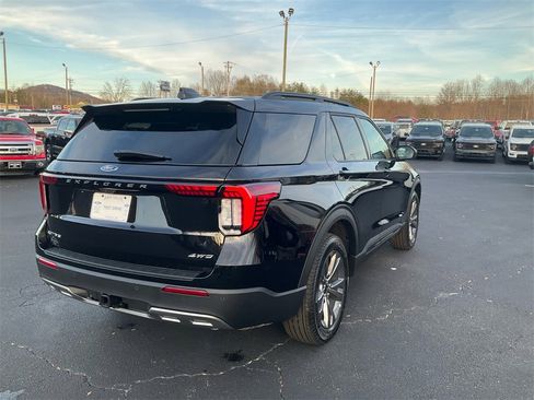 New 2026 Ford Explorer Active w/ Active Comfort Package image 5
