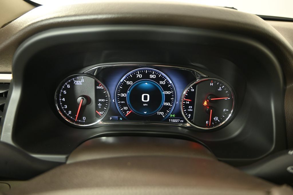 Used 2018 GMC Acadia Denali w/ Technology Package AWD/4WD image 26