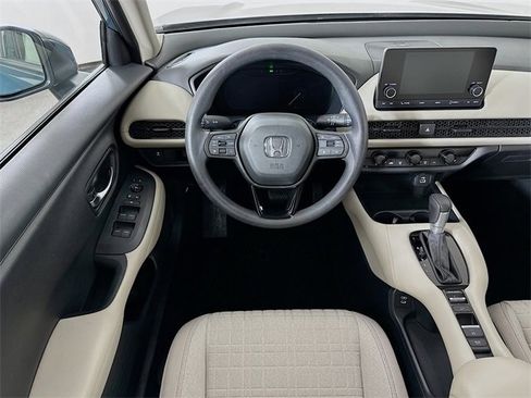 Certified 2025 Honda HR-V LX image 3