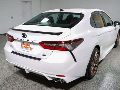 Used 2023 Toyota Camry SE w/ Convenience Package FWD image 7