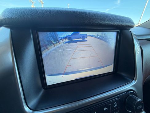 Used 2020 Chevrolet Suburban Premier image 19