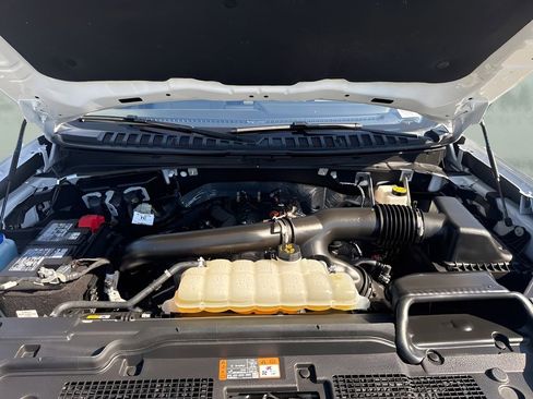 Used 2025 Ford Expedition Active AWD/4WD image 32