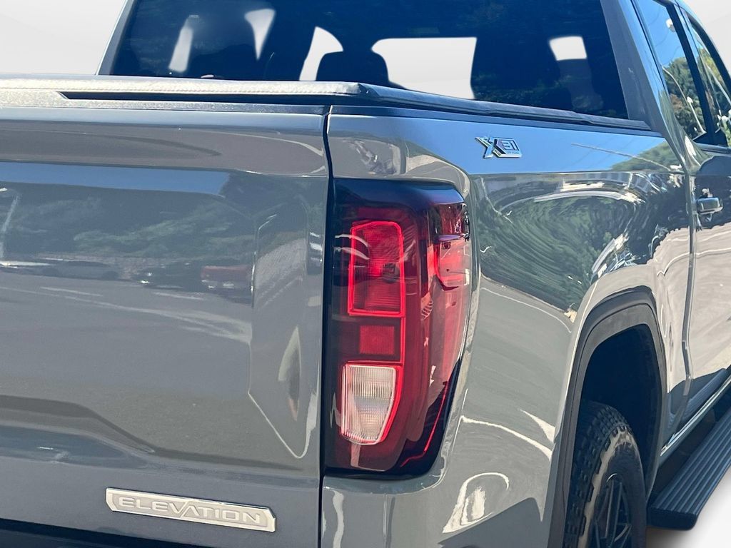 Used 2024 GMC Sierra 1500 Elevation w/ X31 Off-Road Package AWD/4WD image 9