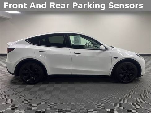 Used 2025 Tesla Model Y Long Range image 4