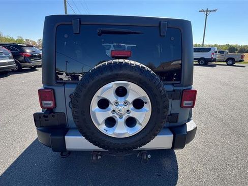 Used 2015 Jeep Wrangler Unlimited Sahara image 20