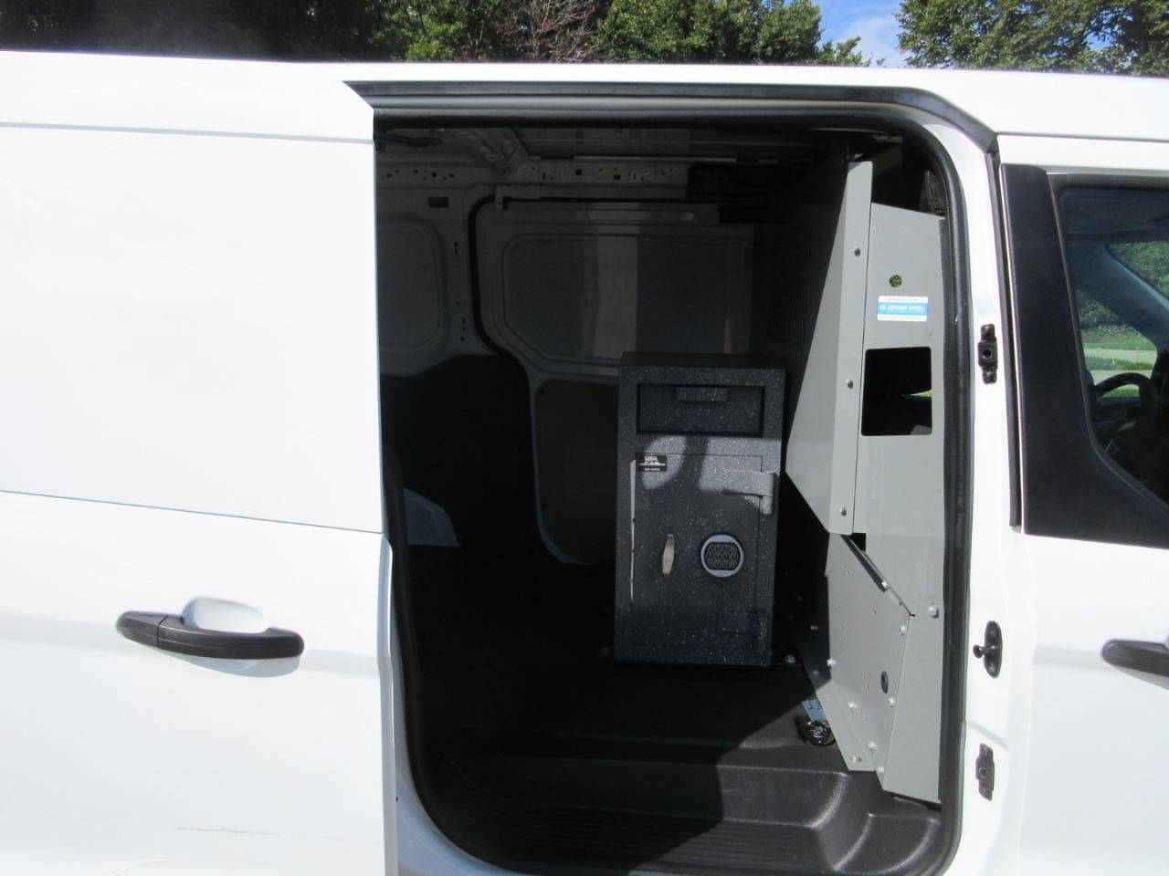 Used 2018 Ford Transit Connect XLT FWD image 18