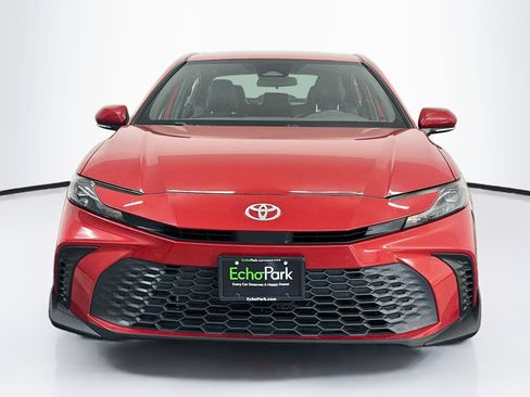Used 2025 Toyota Camry SE FWD image 2
