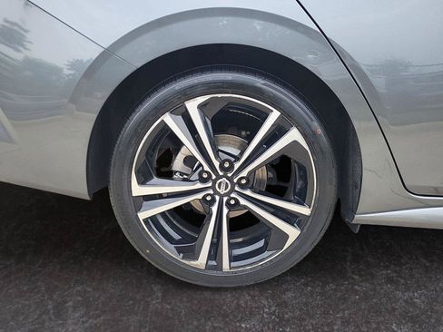 Used 2021 Nissan Sentra SR FWD image 25