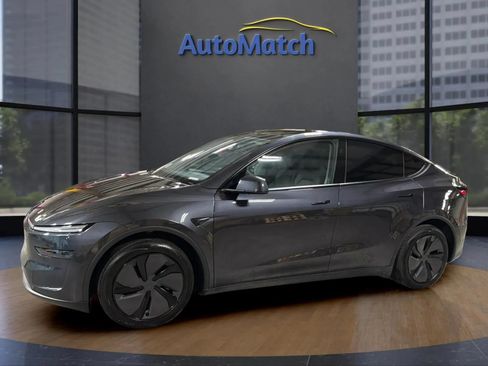 Used 2026 Tesla Model Y Long Range RWD image 5