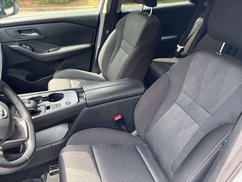 Used 2025 Nissan Rogue SV FWD image 23