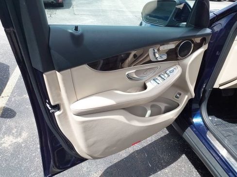 Used 2017 Mercedes-Benz GLC 300 4MATIC image 13